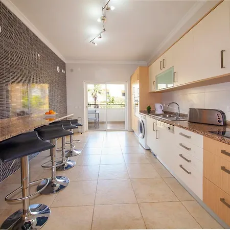 B25 - Abrotea 2 Bed Apartment *